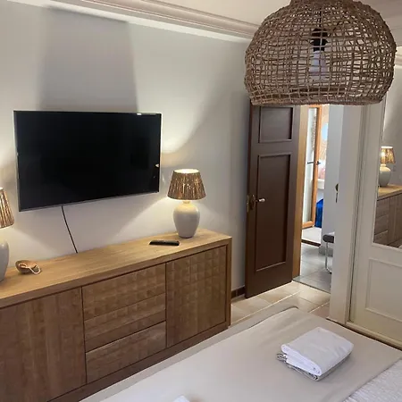Cd30 With Private Heated Pool Vila *