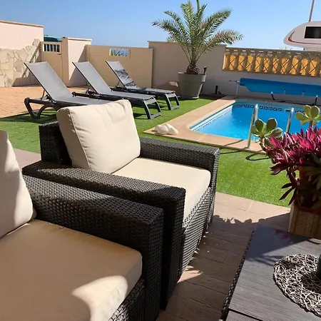 Cd30 With Private Heated Pool Vila *