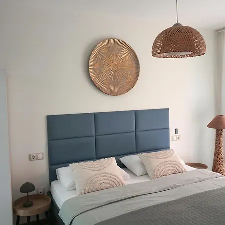 Cd30 With Private Heated Pool Vila *