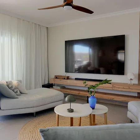 Cd30 With Private Heated Pool Vila