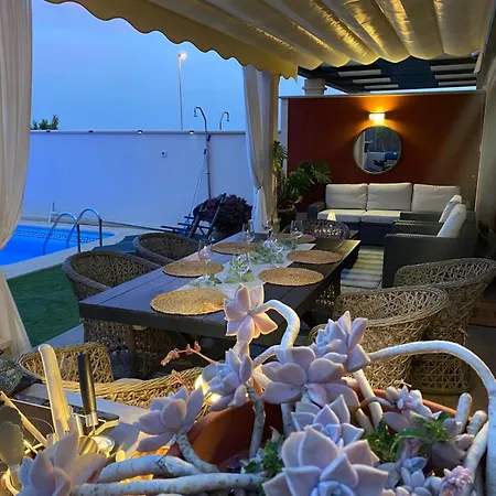 Cd30 With Private Heated Pool Вилла