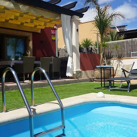 Cd30 With Private Heated Pool Вилла *